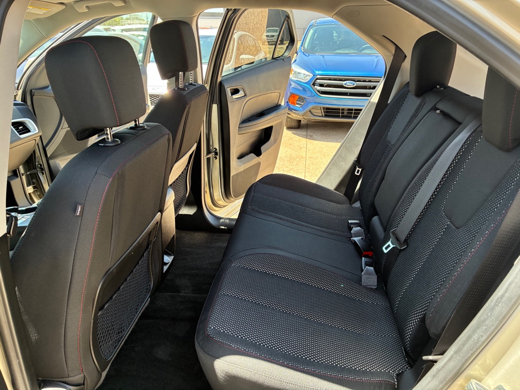 Photo 16 of this CHEVROLET EQUINOX