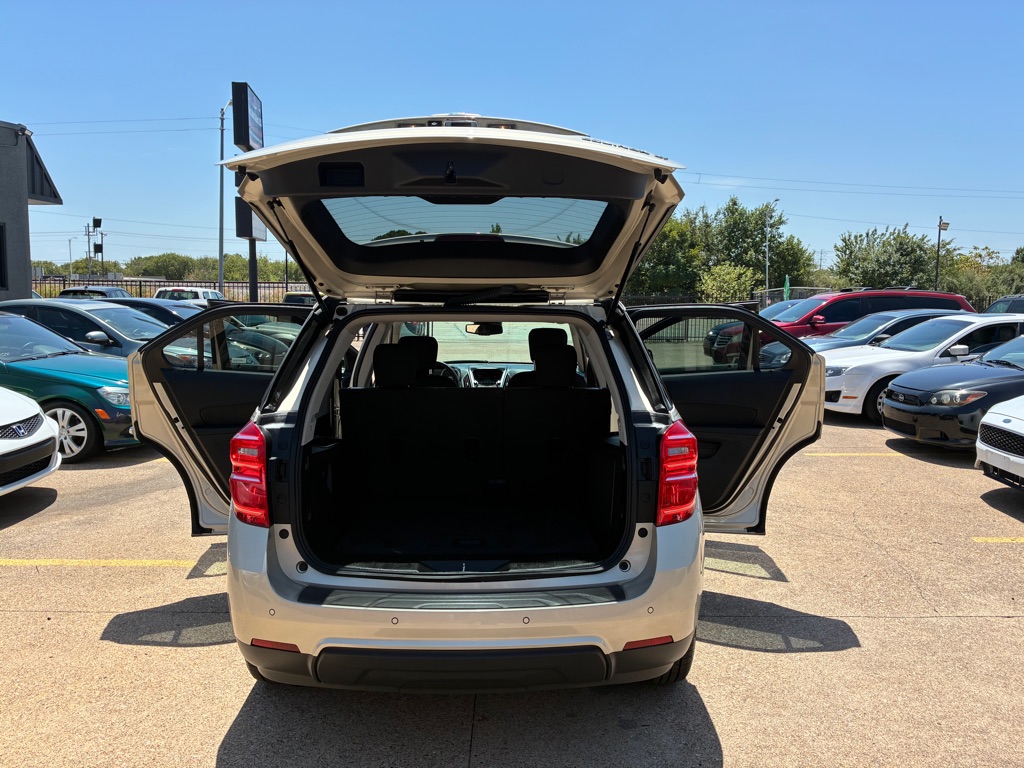 Photo 11 of this CHEVROLET EQUINOX