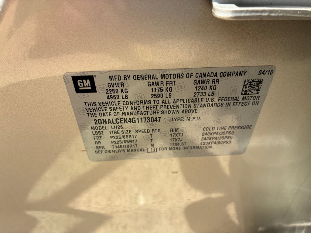 Photo 32 of this CHEVROLET EQUINOX