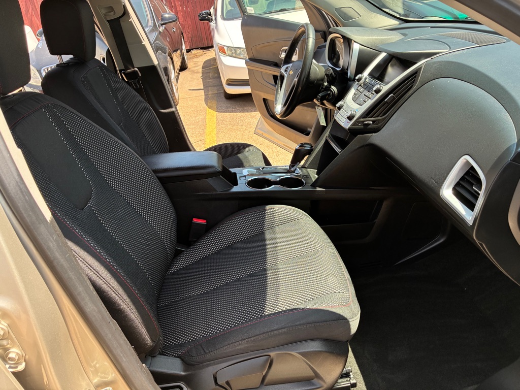 Photo 19 of this CHEVROLET EQUINOX