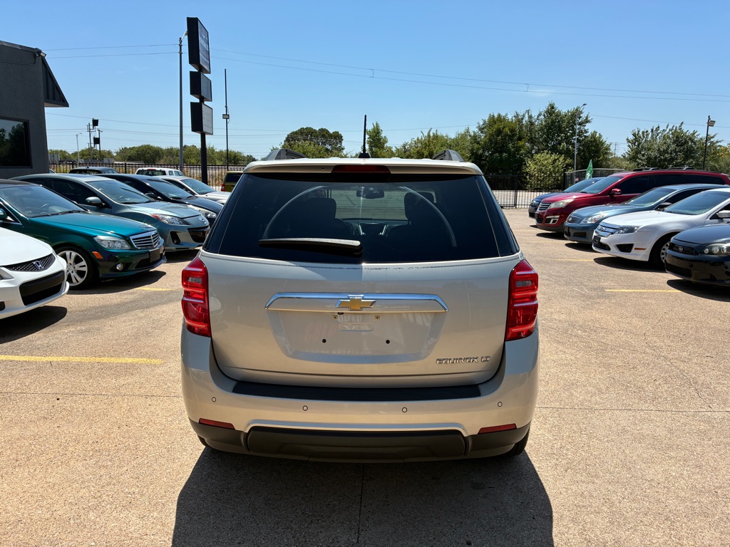 Photo 5 of this CHEVROLET EQUINOX