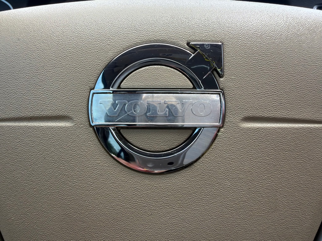 Photo 22 of this VOLVO S60