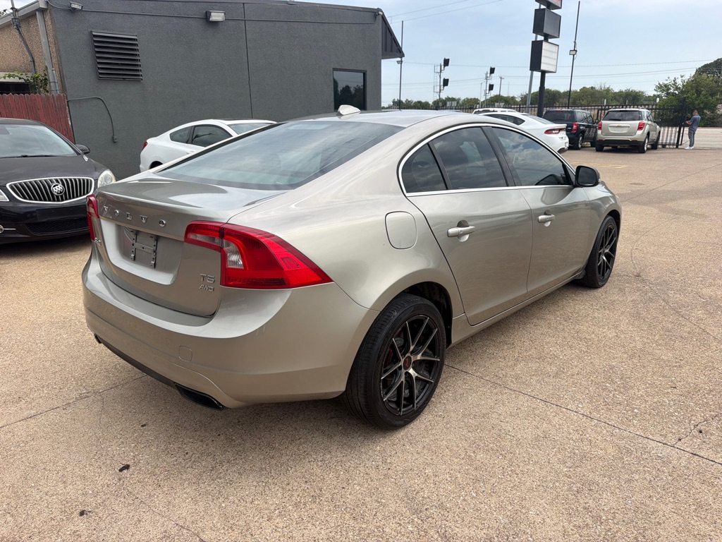 Photo 6 of this VOLVO S60