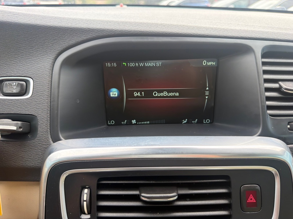 Photo 26 of this VOLVO S60