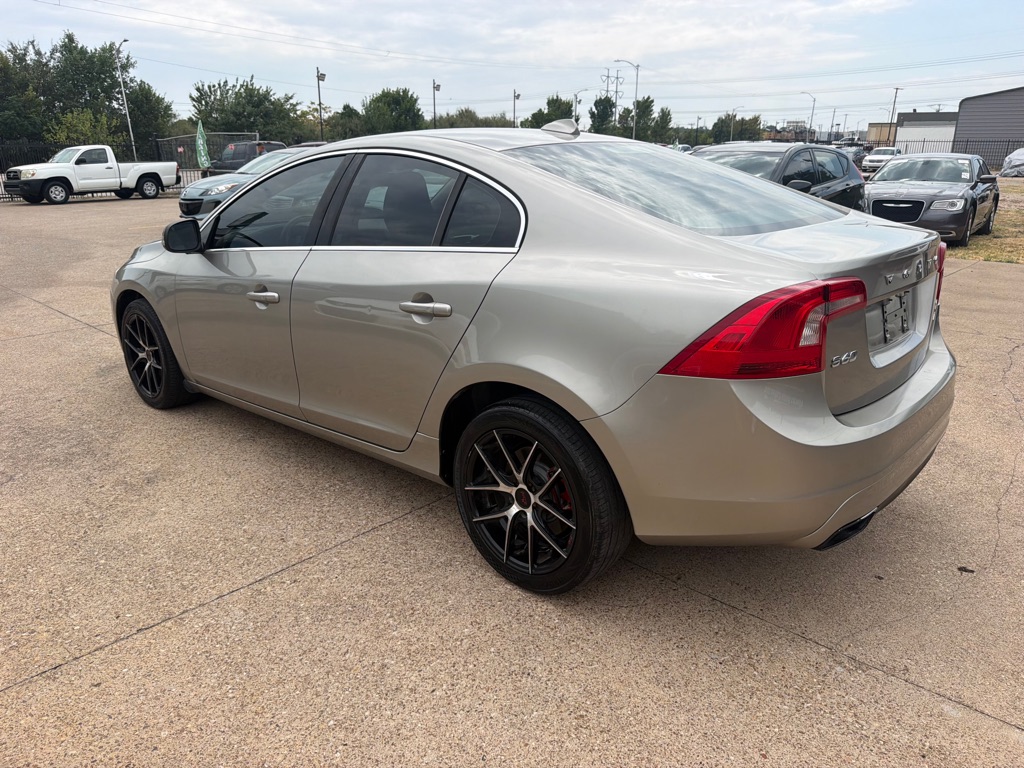 Photo 4 of this VOLVO S60