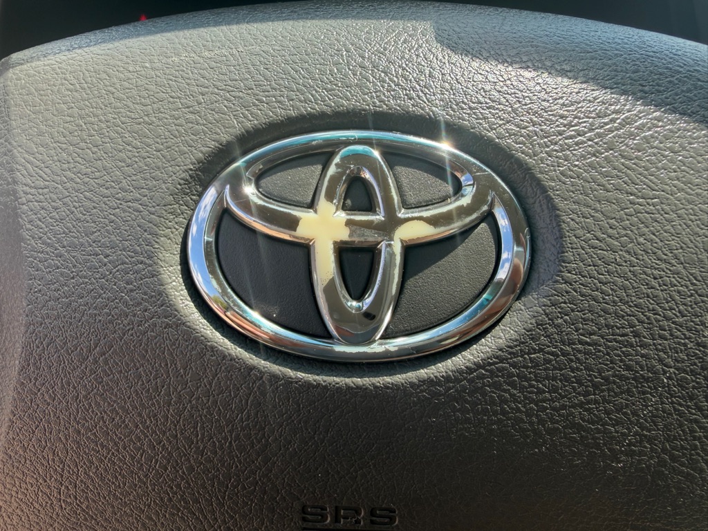 Photo 21 of this TOYOTA CAMRY