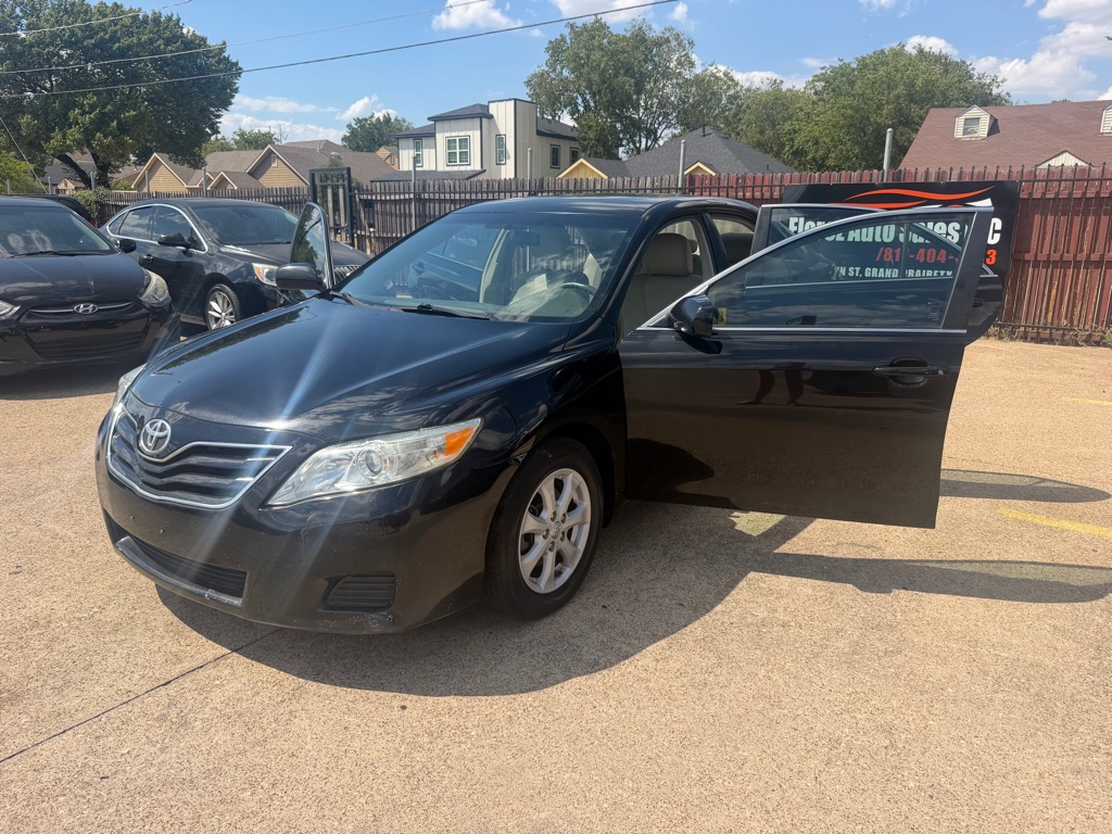 Photo 9 of this TOYOTA CAMRY