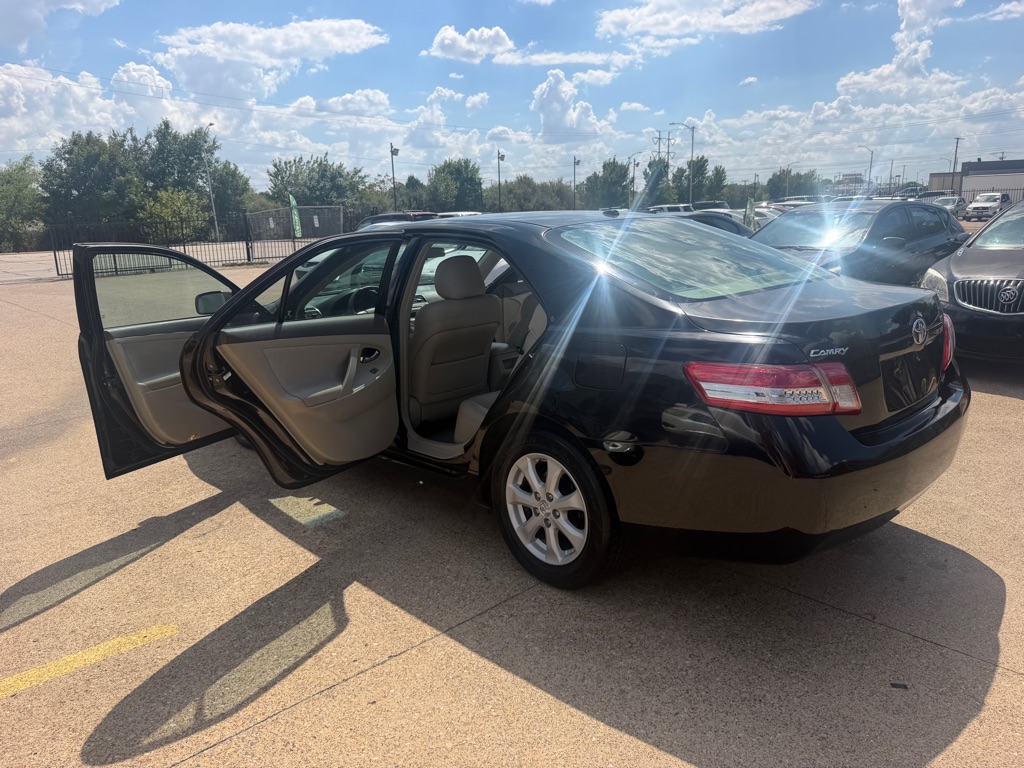 Photo 10 of this TOYOTA CAMRY
