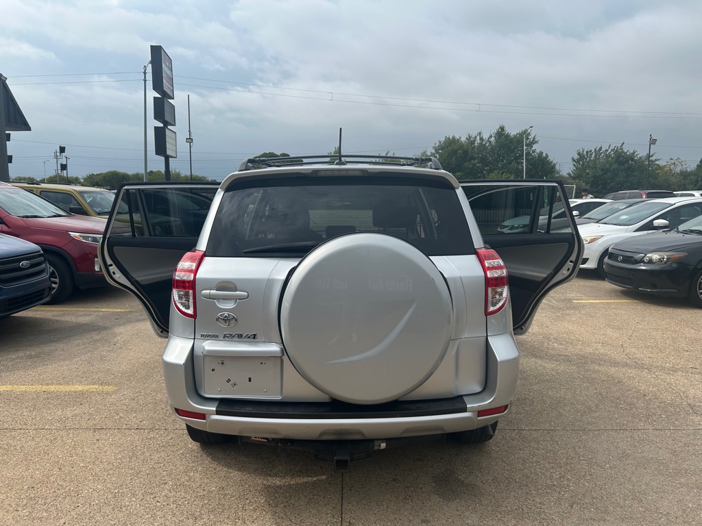Photo 11 of this TOYOTA RAV4