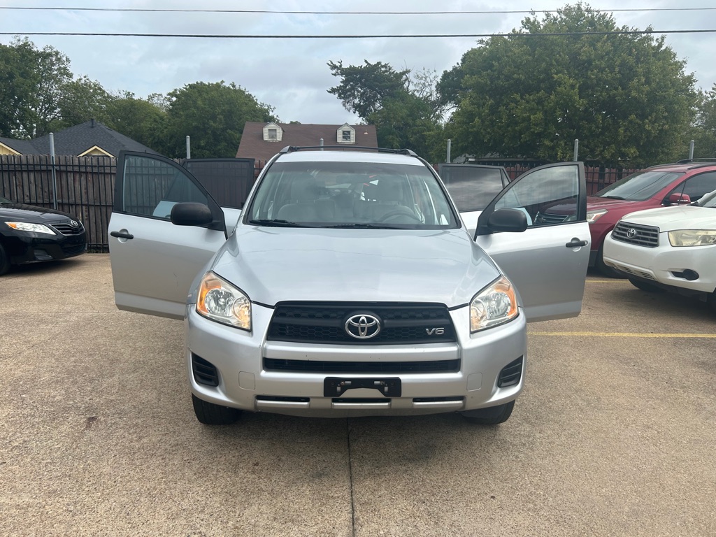 Photo 8 of this TOYOTA RAV4