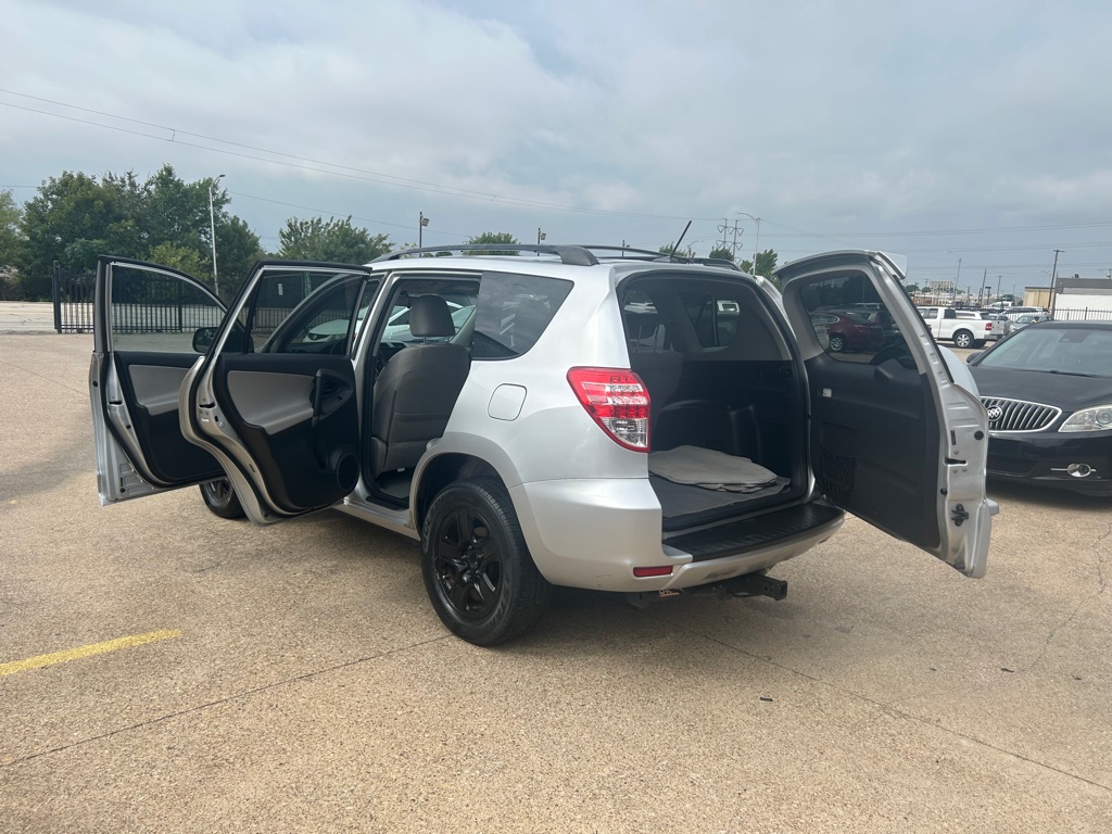 Photo 10 of this TOYOTA RAV4