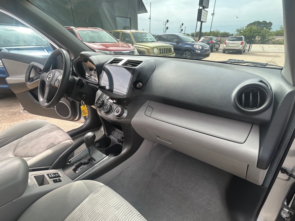 Photo 19 of this TOYOTA RAV4