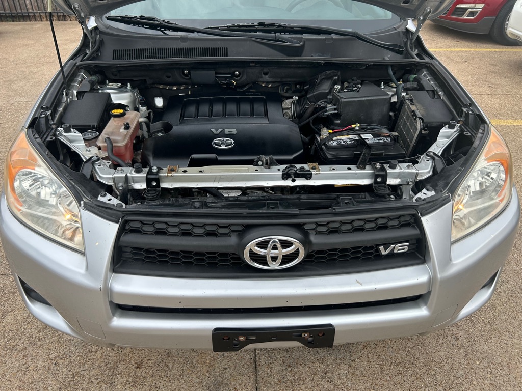 Photo 25 of this TOYOTA RAV4