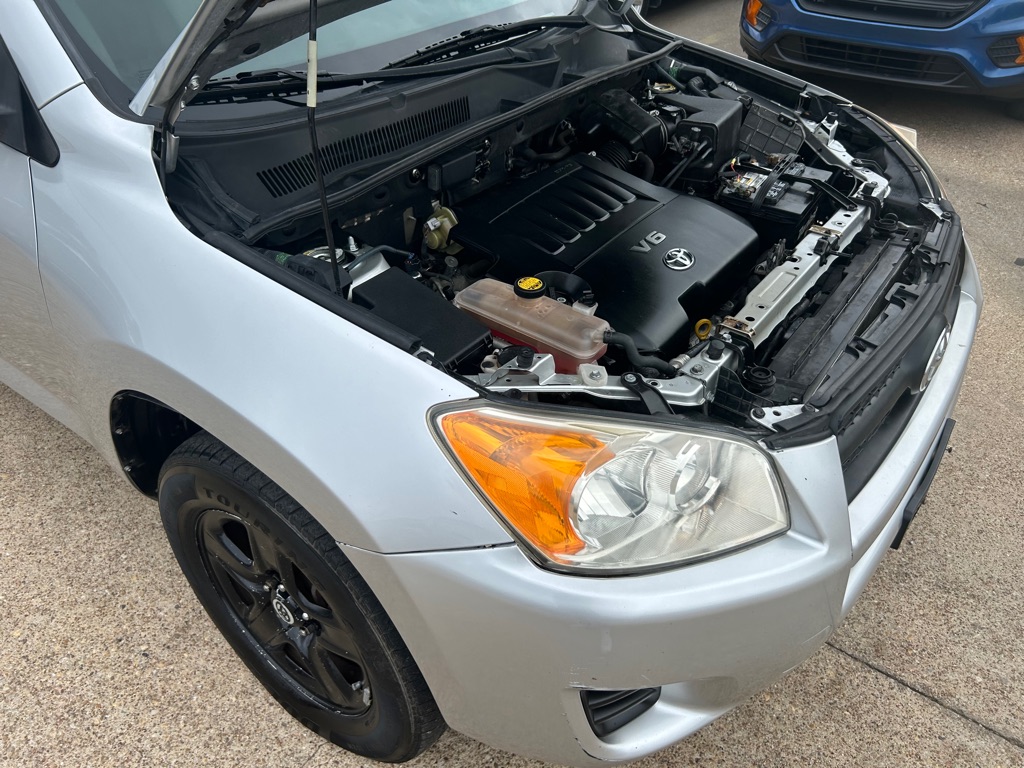 Photo 26 of this TOYOTA RAV4