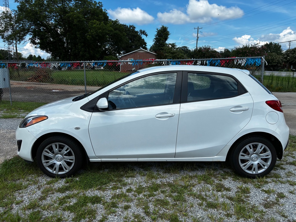 Photo 2 of this MAZDA MAZDA2