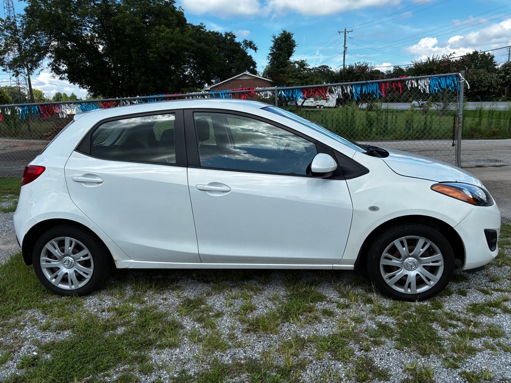 Photo 6 of this MAZDA MAZDA2
