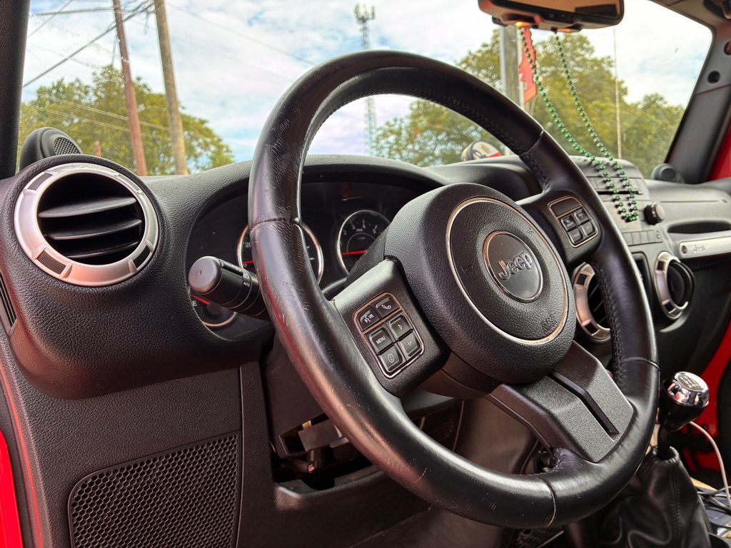 Photo 12 of this JEEP WRANGLER UNLIMI