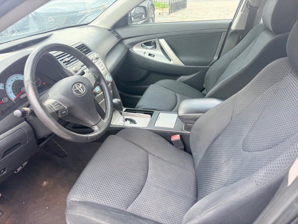 Additional photo of vehicle.