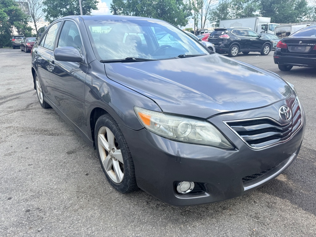 Additional photo of vehicle.