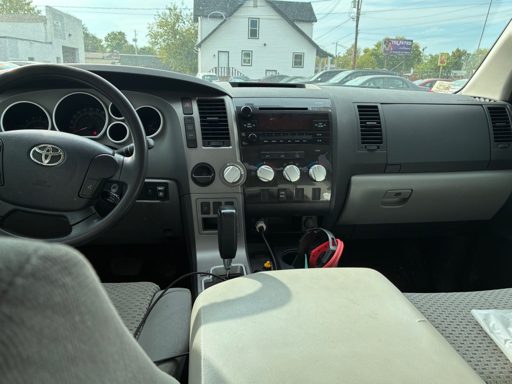Additional photo of vehicle.