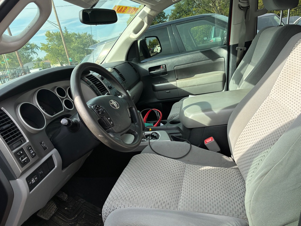 Additional photo of vehicle.