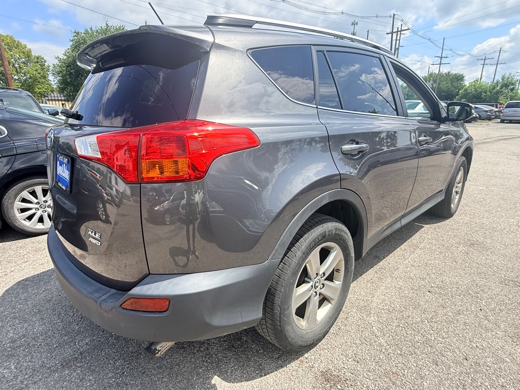 Additional photo of vehicle.