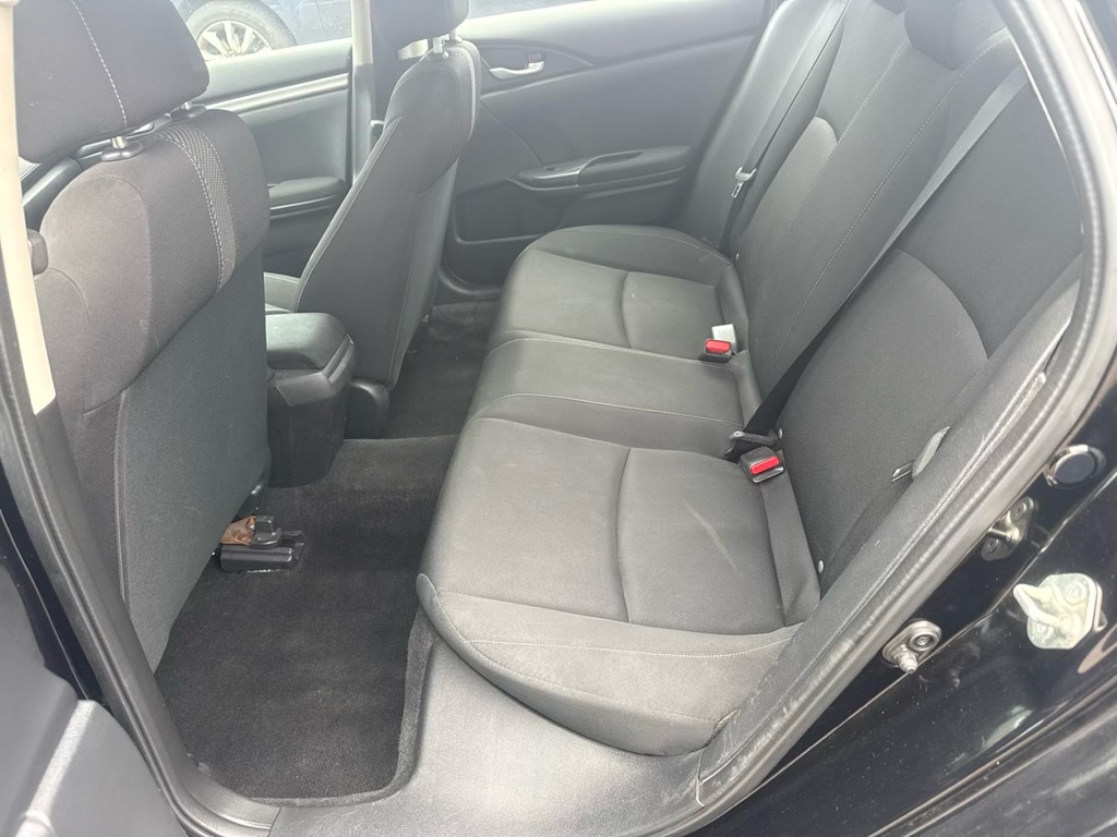 Additional photo of vehicle.