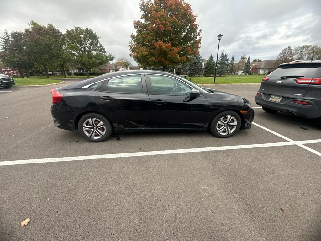 Additional photo of vehicle.