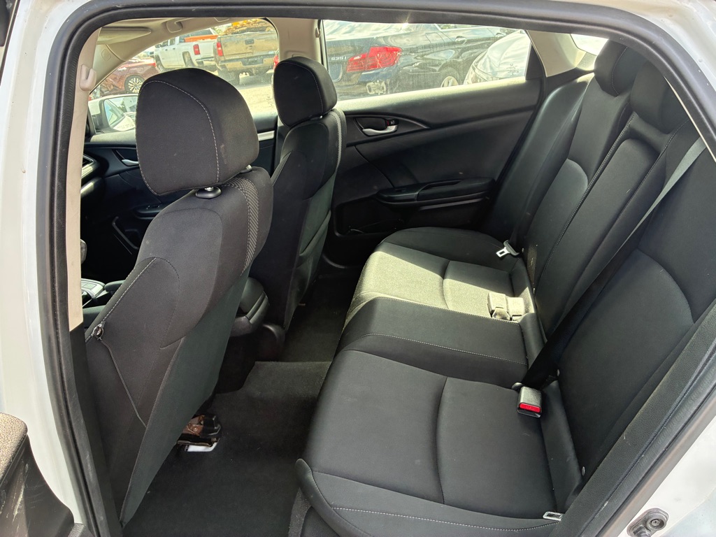 Additional photo of vehicle.