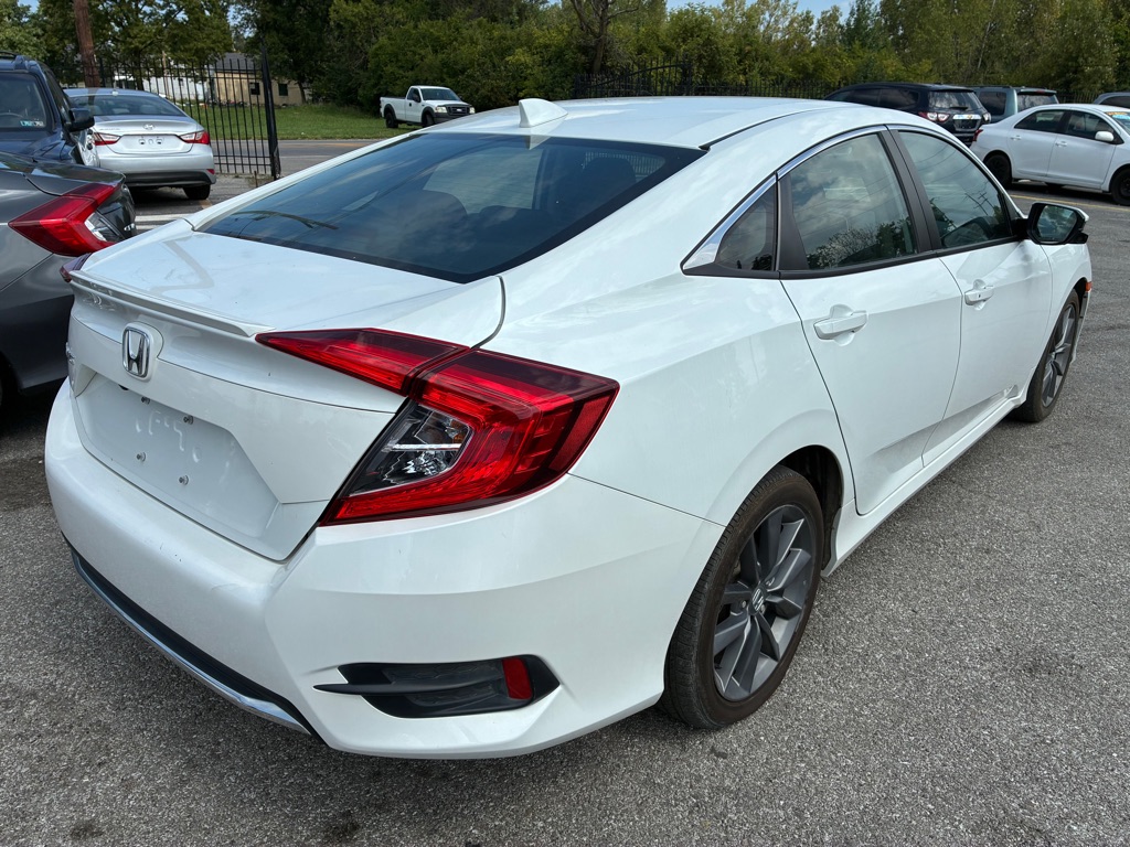 Additional photo of vehicle.