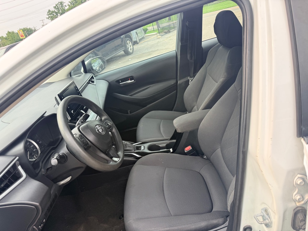 Additional photo of vehicle.