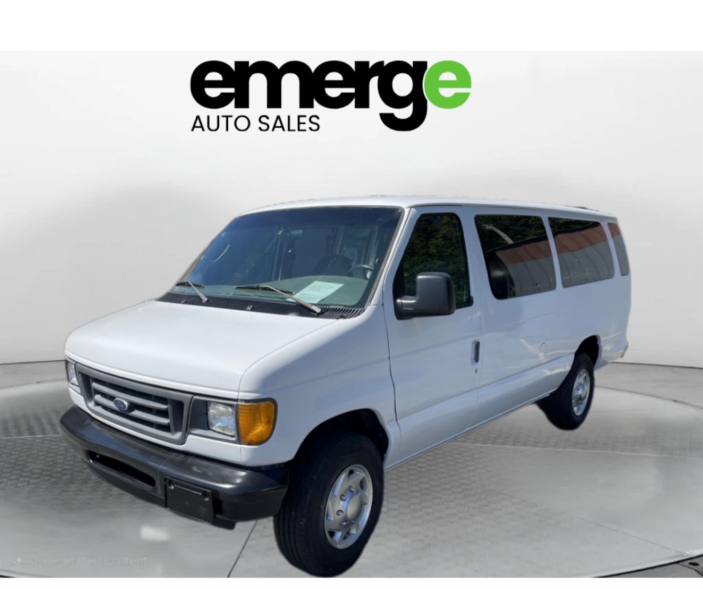 2003 Ford Econoline Wagon XL's photo