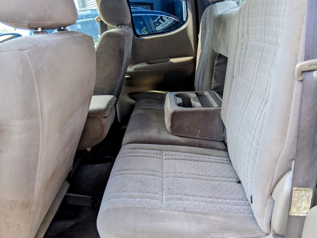 Additional photo of vehicle.