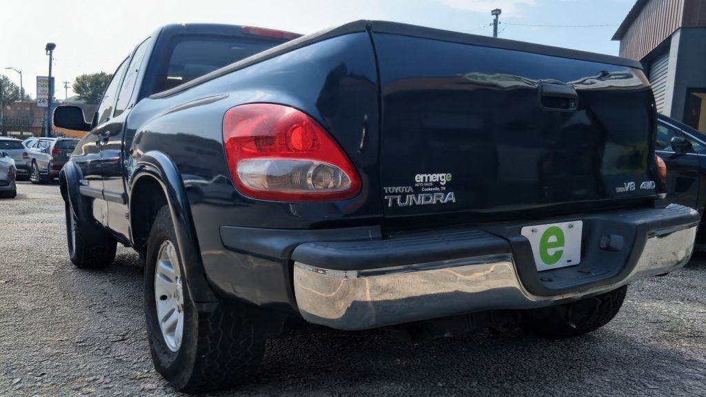 Additional photo of vehicle.