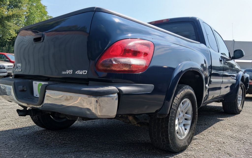 Additional photo of vehicle.