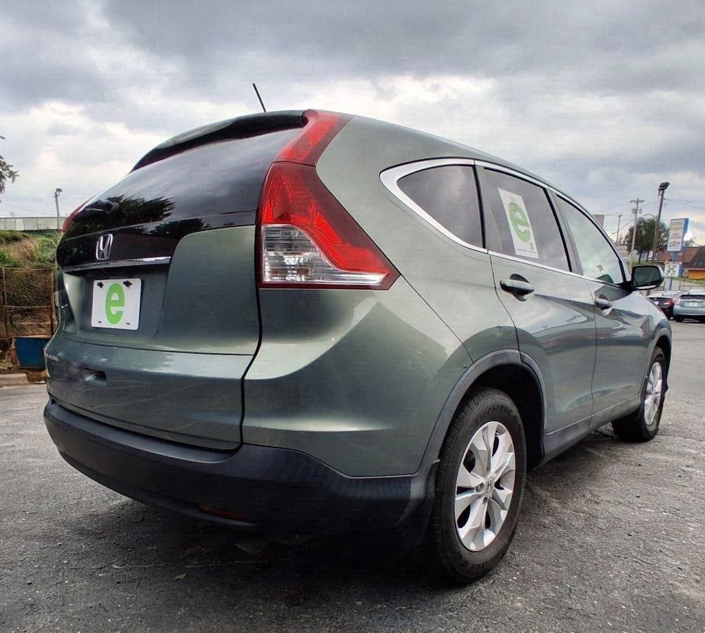 Additional photo of vehicle.