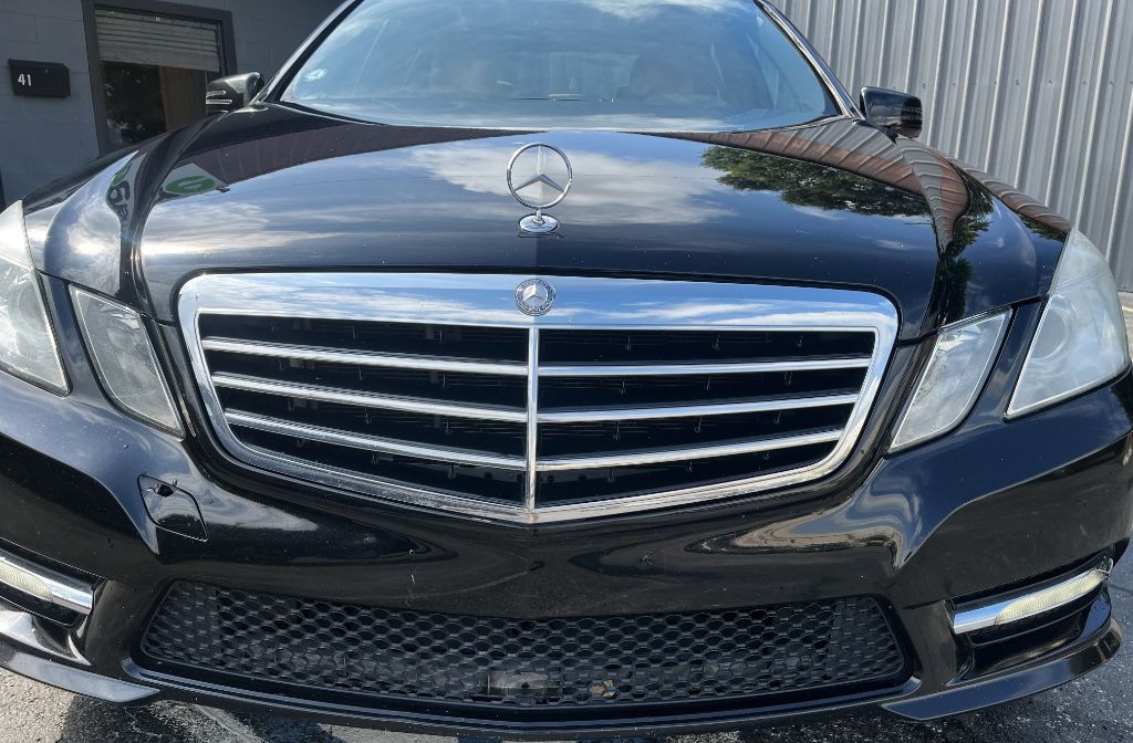 Additional photo of vehicle.