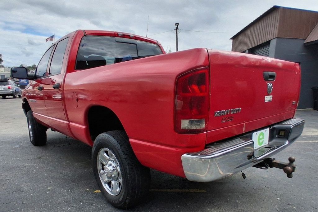Additional photo of vehicle.