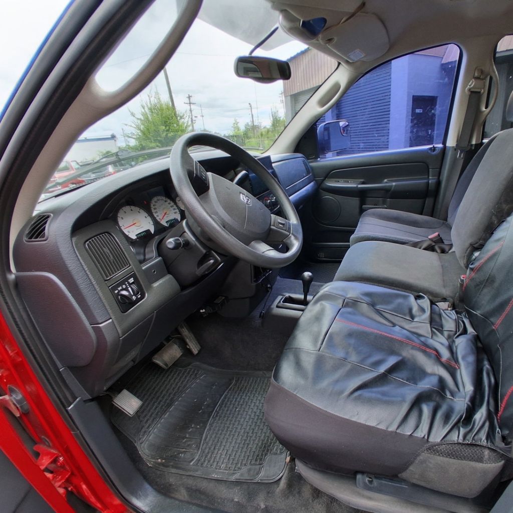 Additional photo of vehicle.
