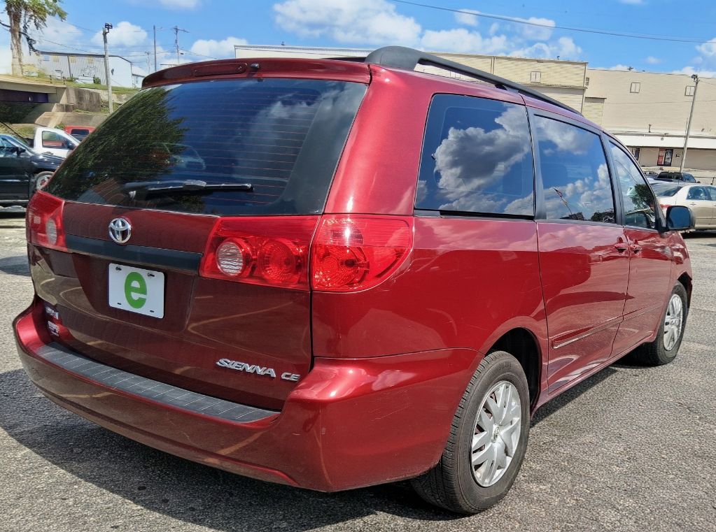 Additional photo of vehicle.
