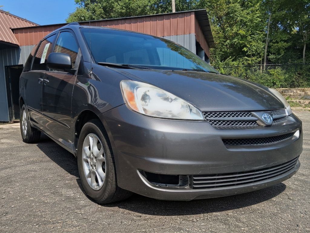 Additional photo of vehicle.