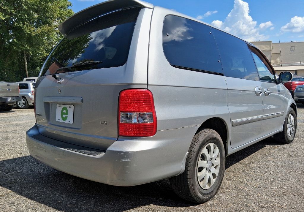 Additional photo of vehicle.