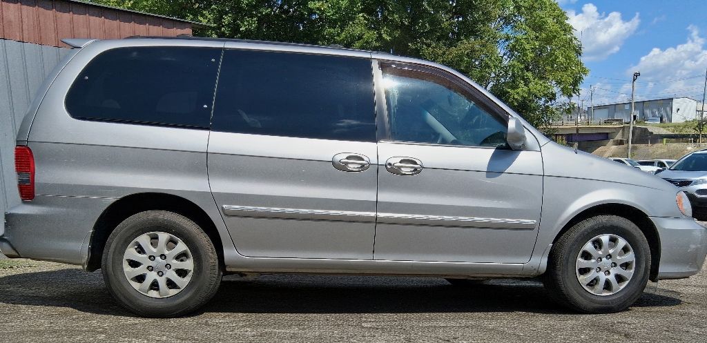 Additional photo of vehicle.