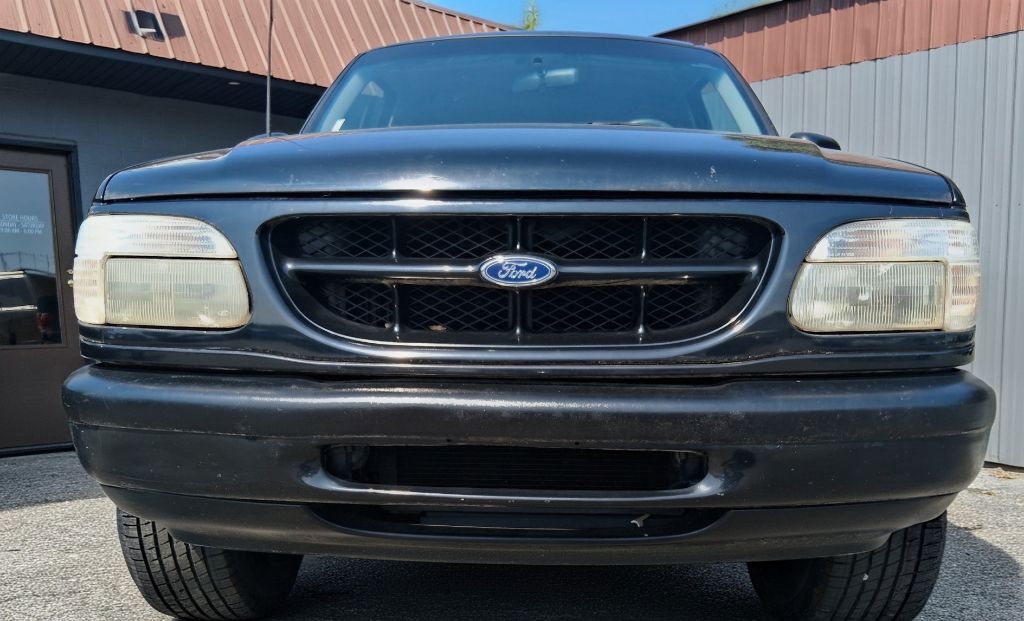 Additional photo of vehicle.