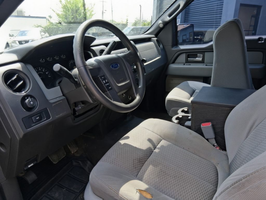 Additional photo of vehicle.