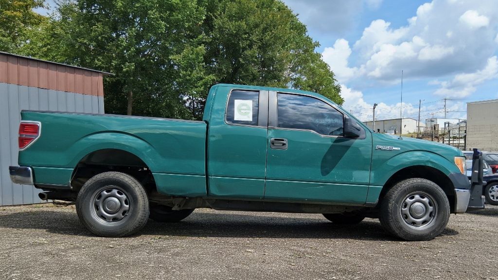 Additional photo of vehicle.