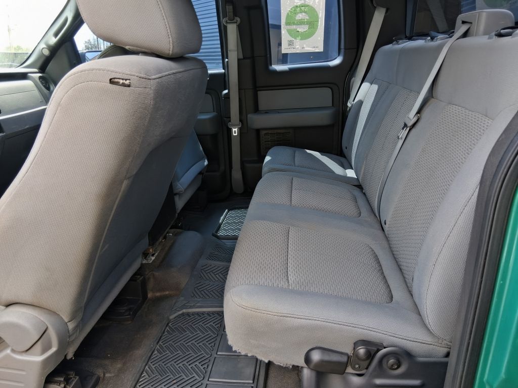 Additional photo of vehicle.