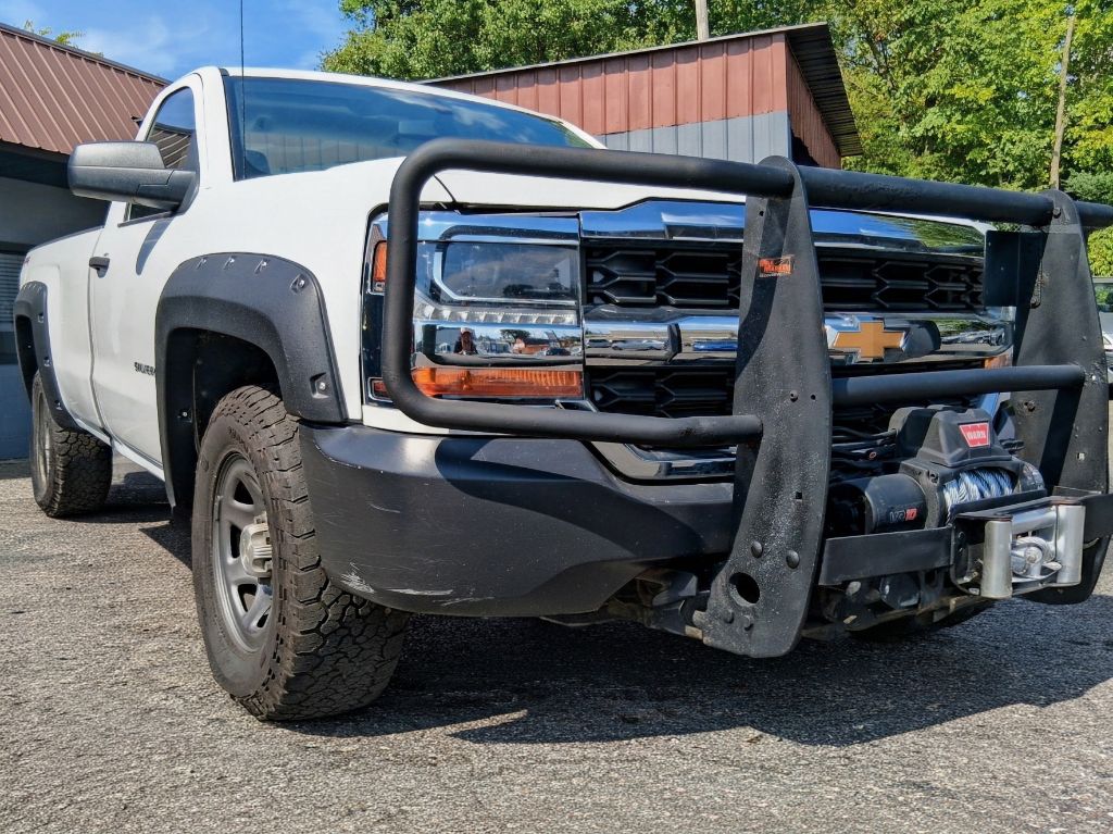 Additional photo of vehicle.