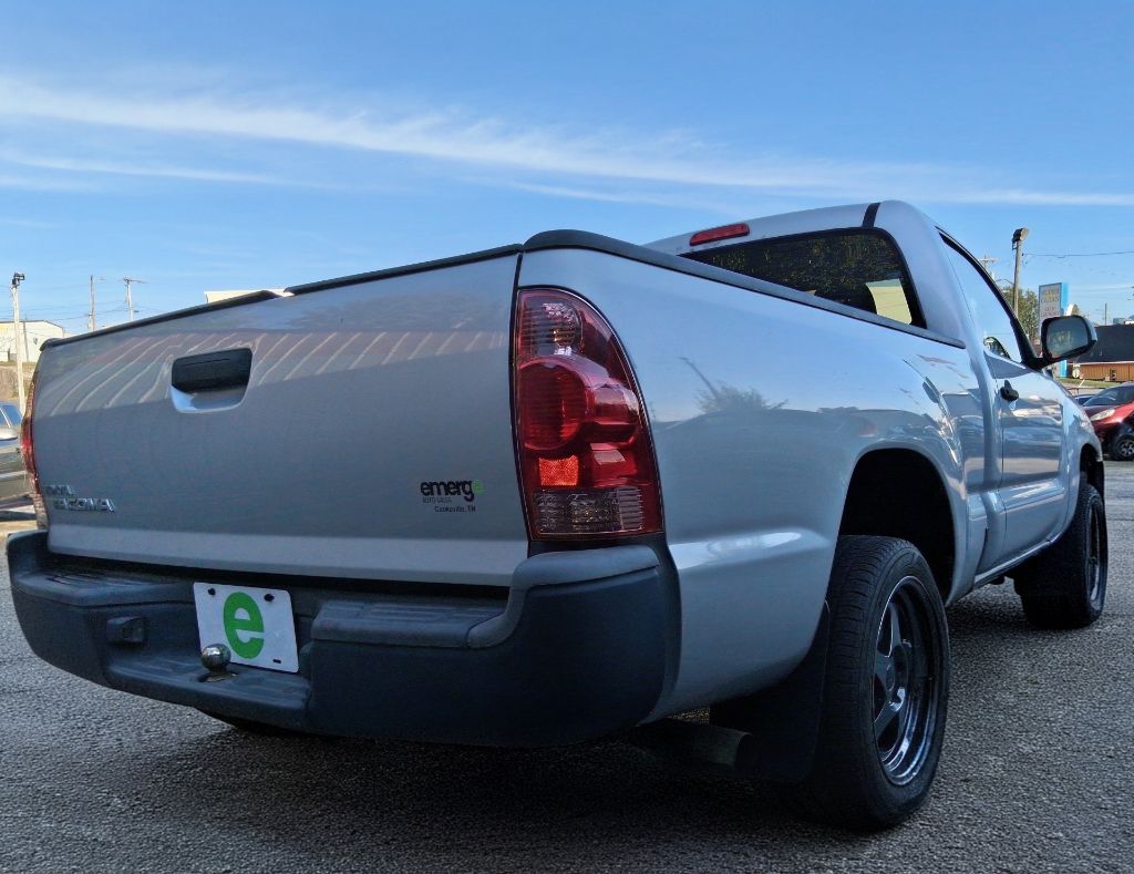 Additional photo of vehicle.