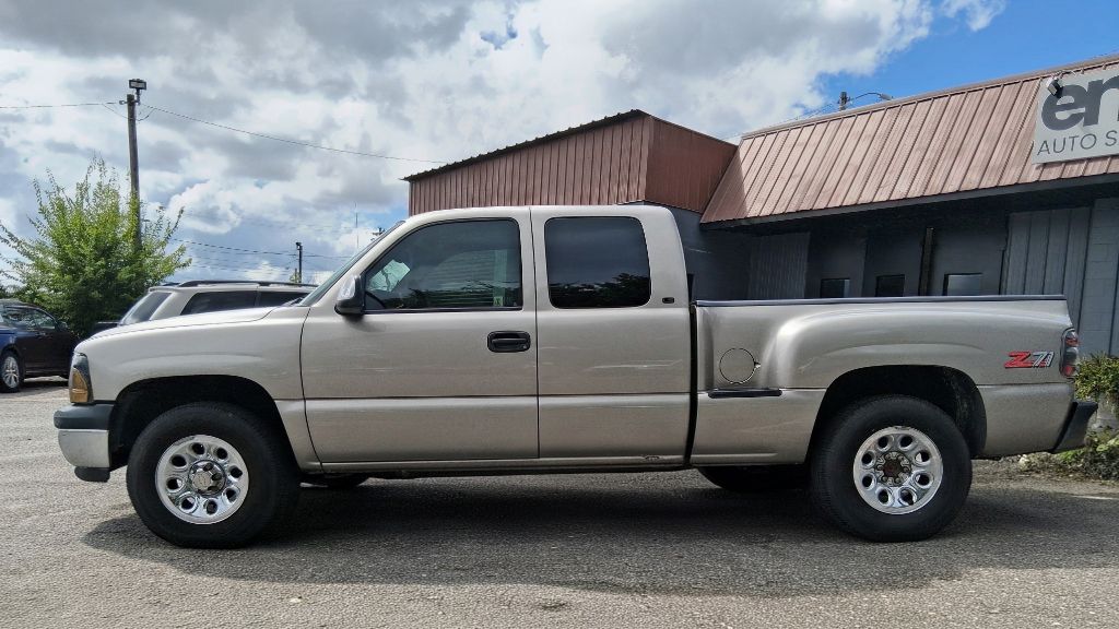 Additional photo of vehicle.
